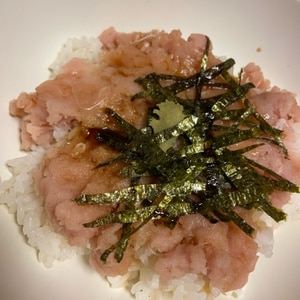 酢飯でさっぱり　お手軽　簡単　ネギトロ丼